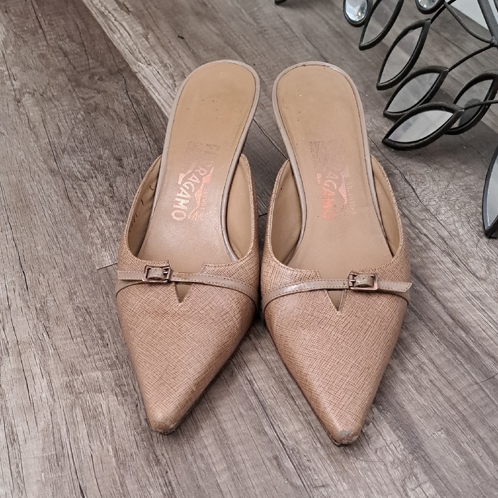Salvatore Ferragamo Beige Pointed Mules